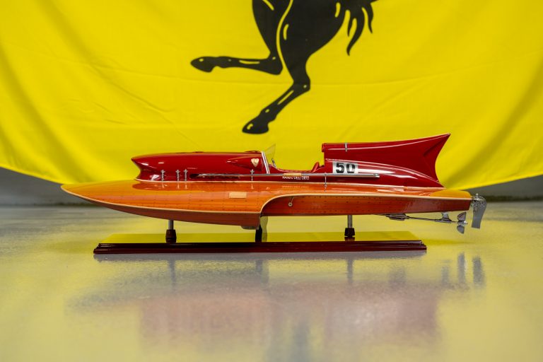 3MP-Max-Large-83cm-Ferrari-Hydroplane-Model-4
