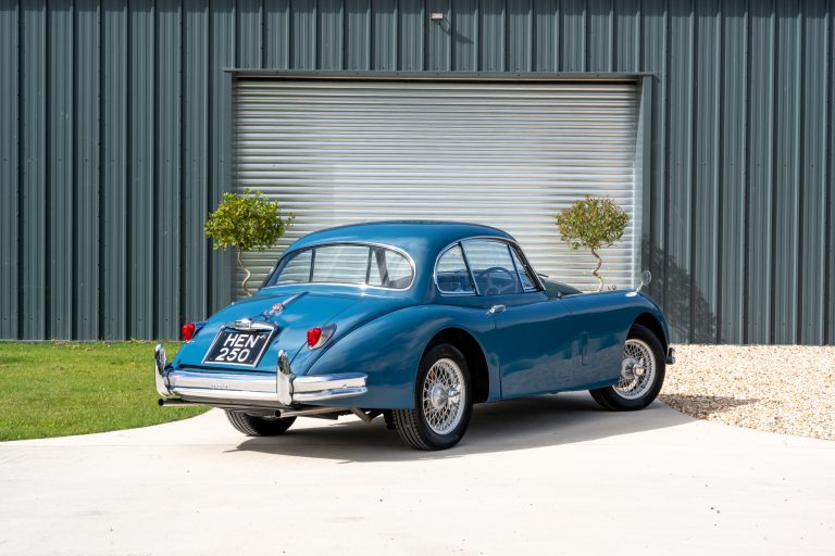 Jaguar-XK150-10