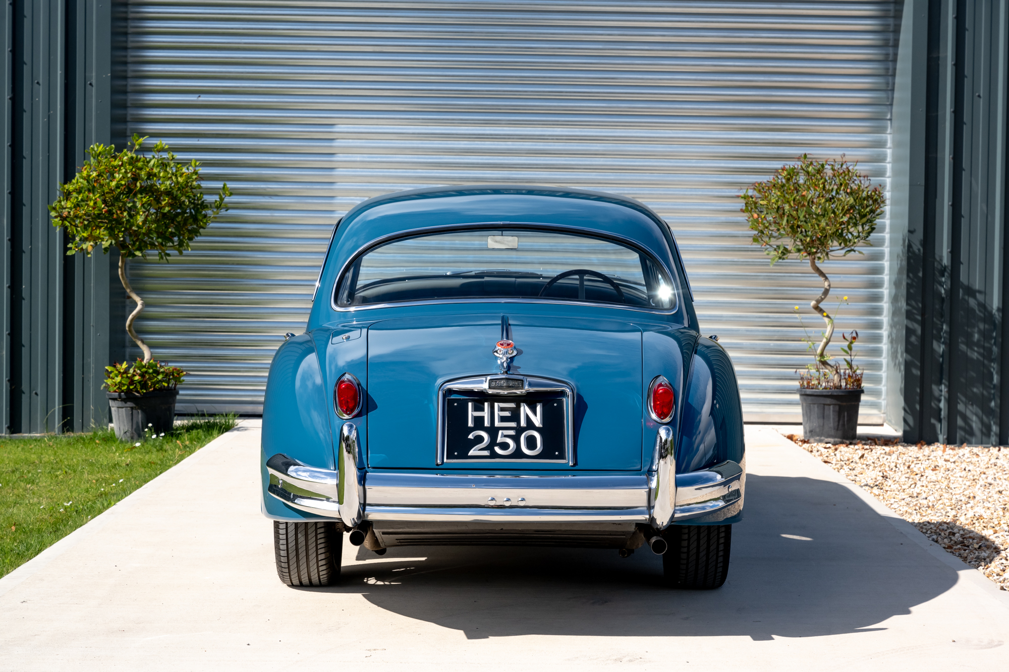 Jaguar-XK150-11