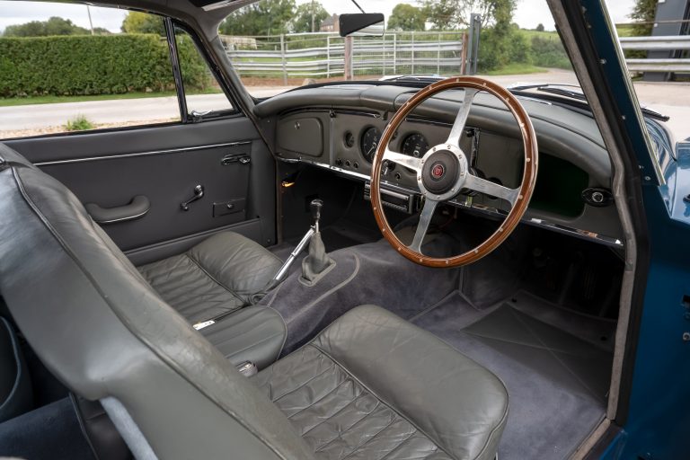 Jaguar-XK150-63