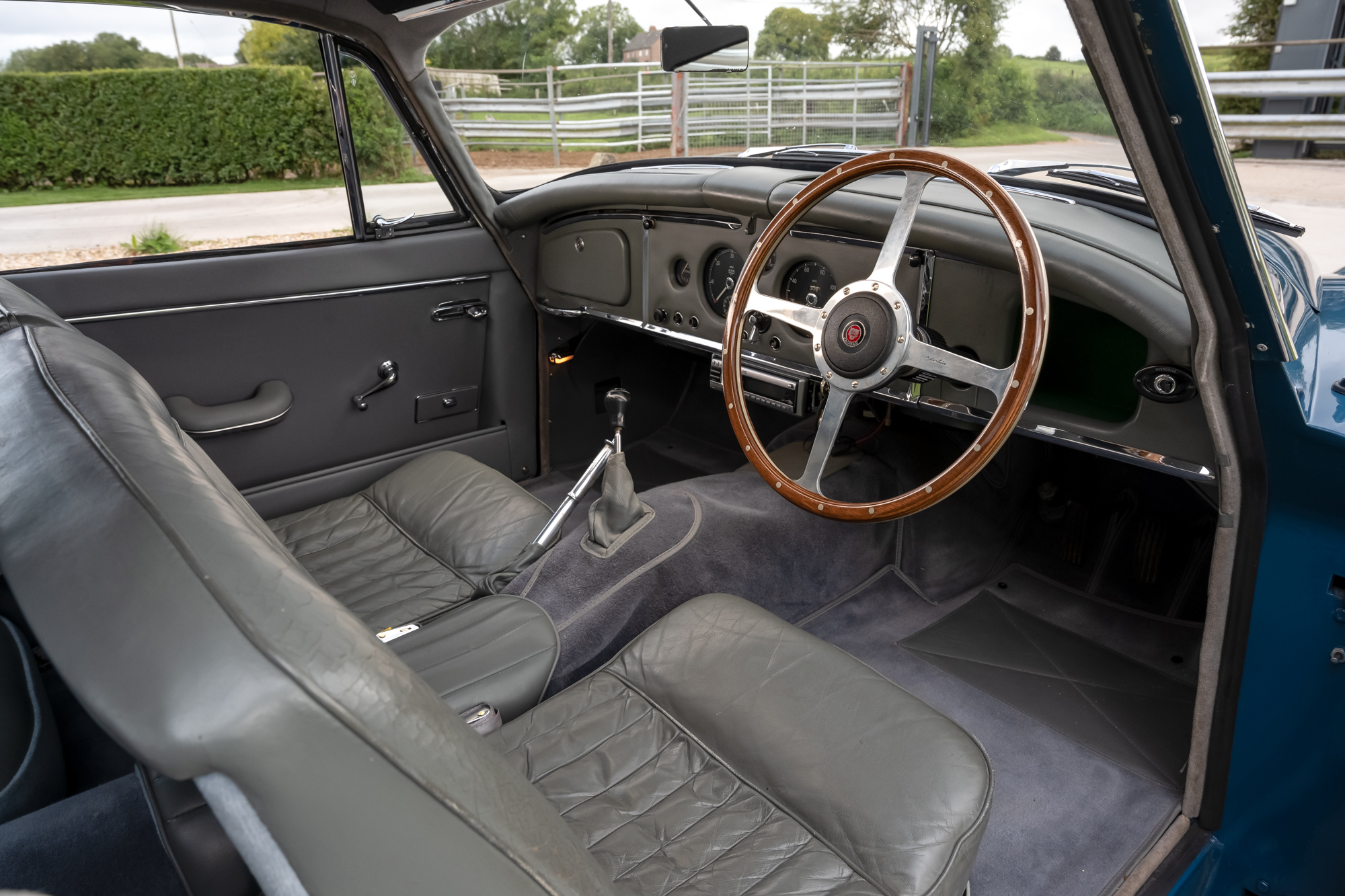 Jaguar-XK150-63