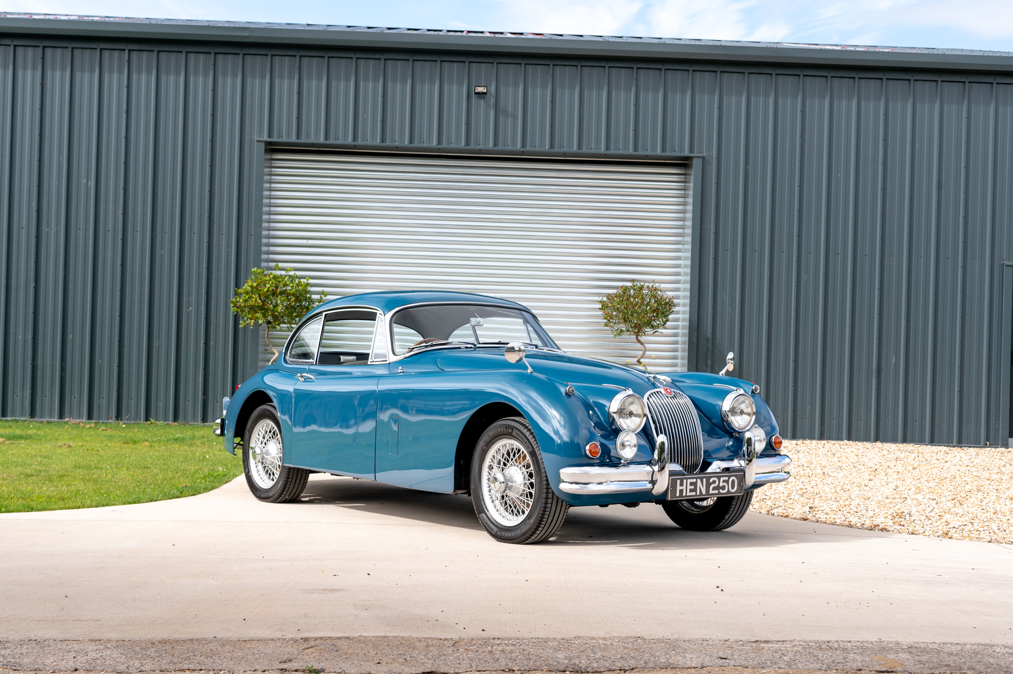 Jaguar-XK150-7