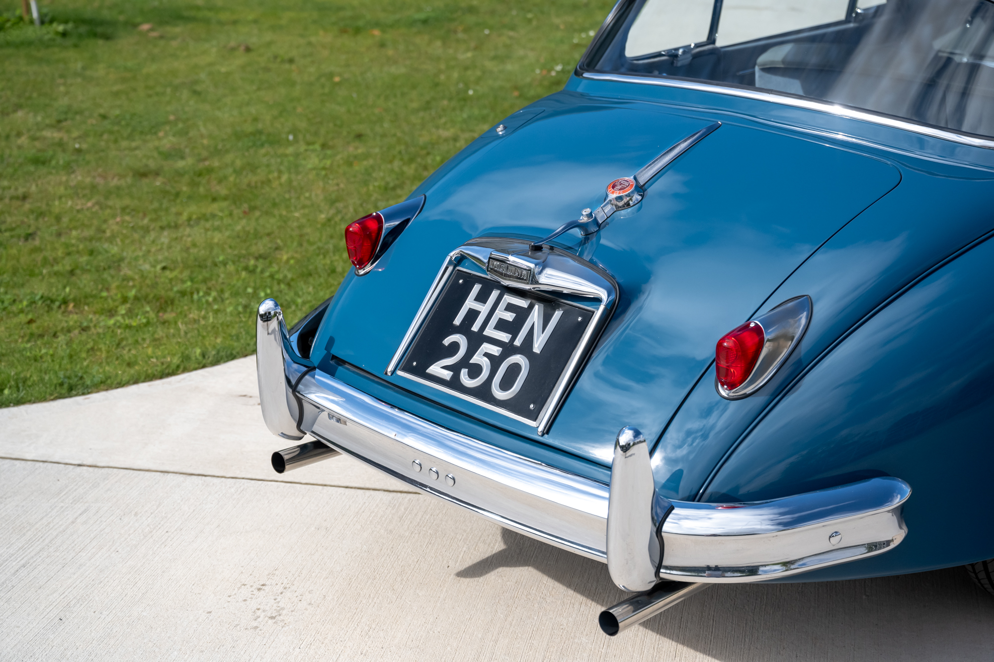 Jaguar-XK150-85