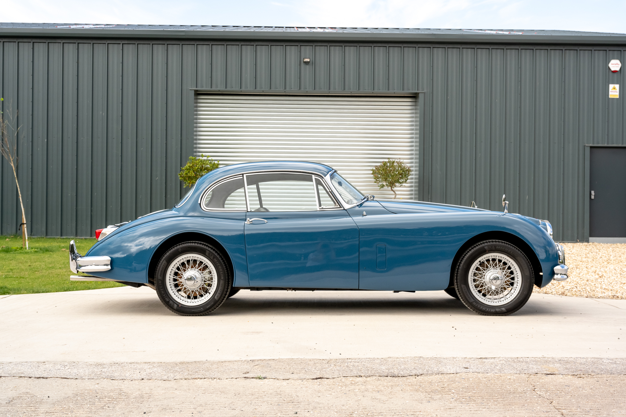 Jaguar-XK150-9