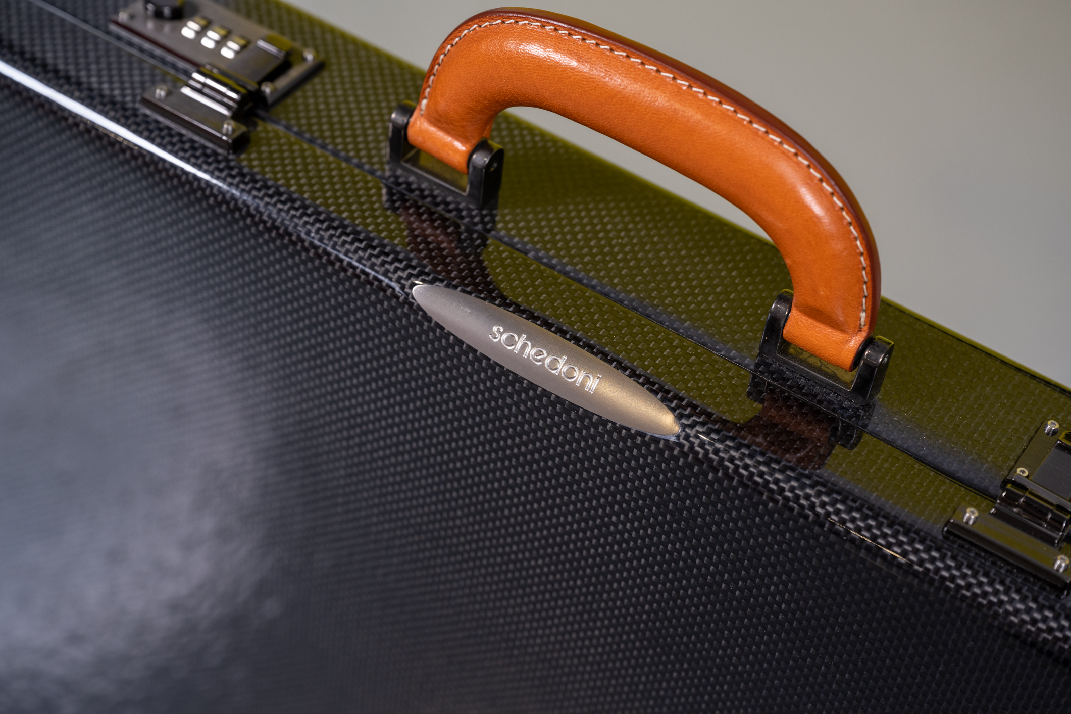 3MP-Max-Carbon-Fibre-Schedoni-Brief-Case-18