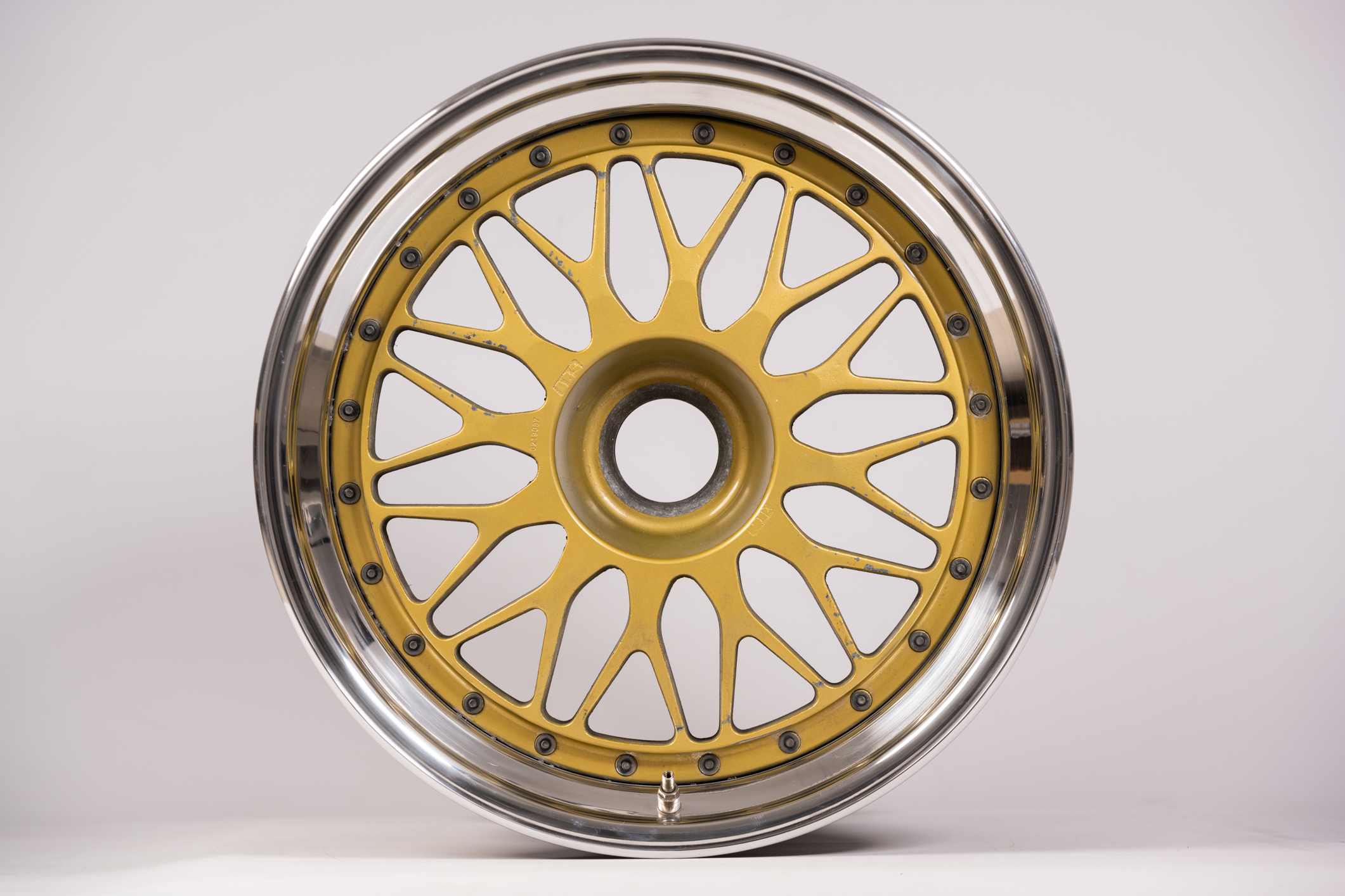 3MP-Max-Ferrari-F40-BBS-Wheels-Gold-5