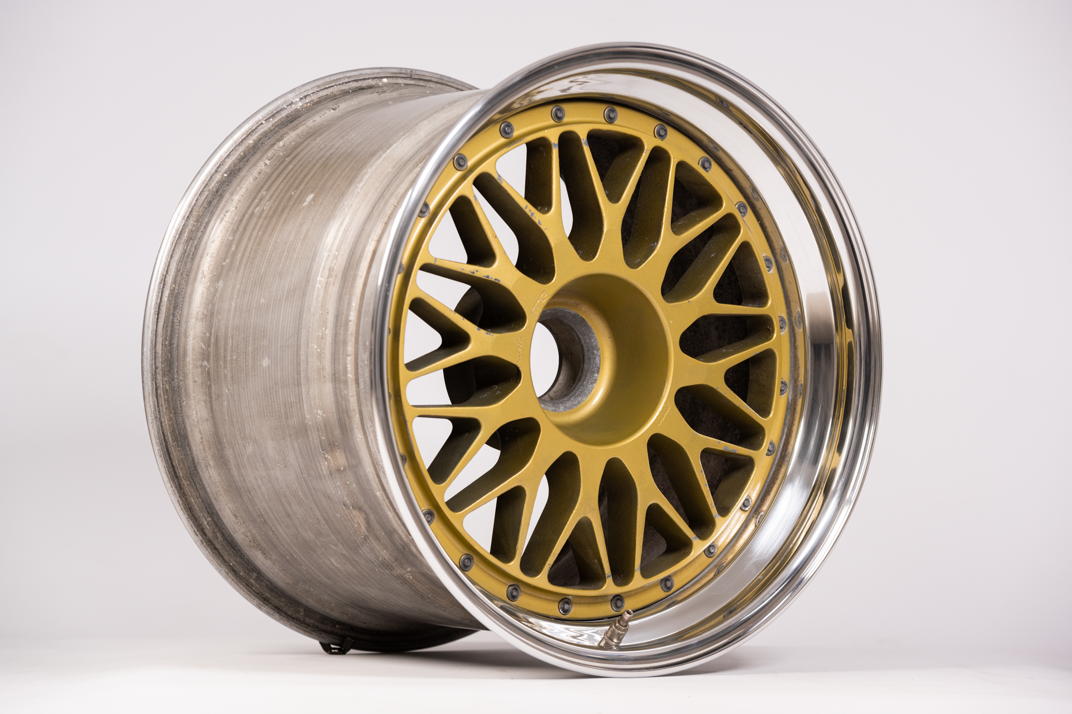 3MP-Max-Ferrari-F40-BBS-Wheels-Gold-9