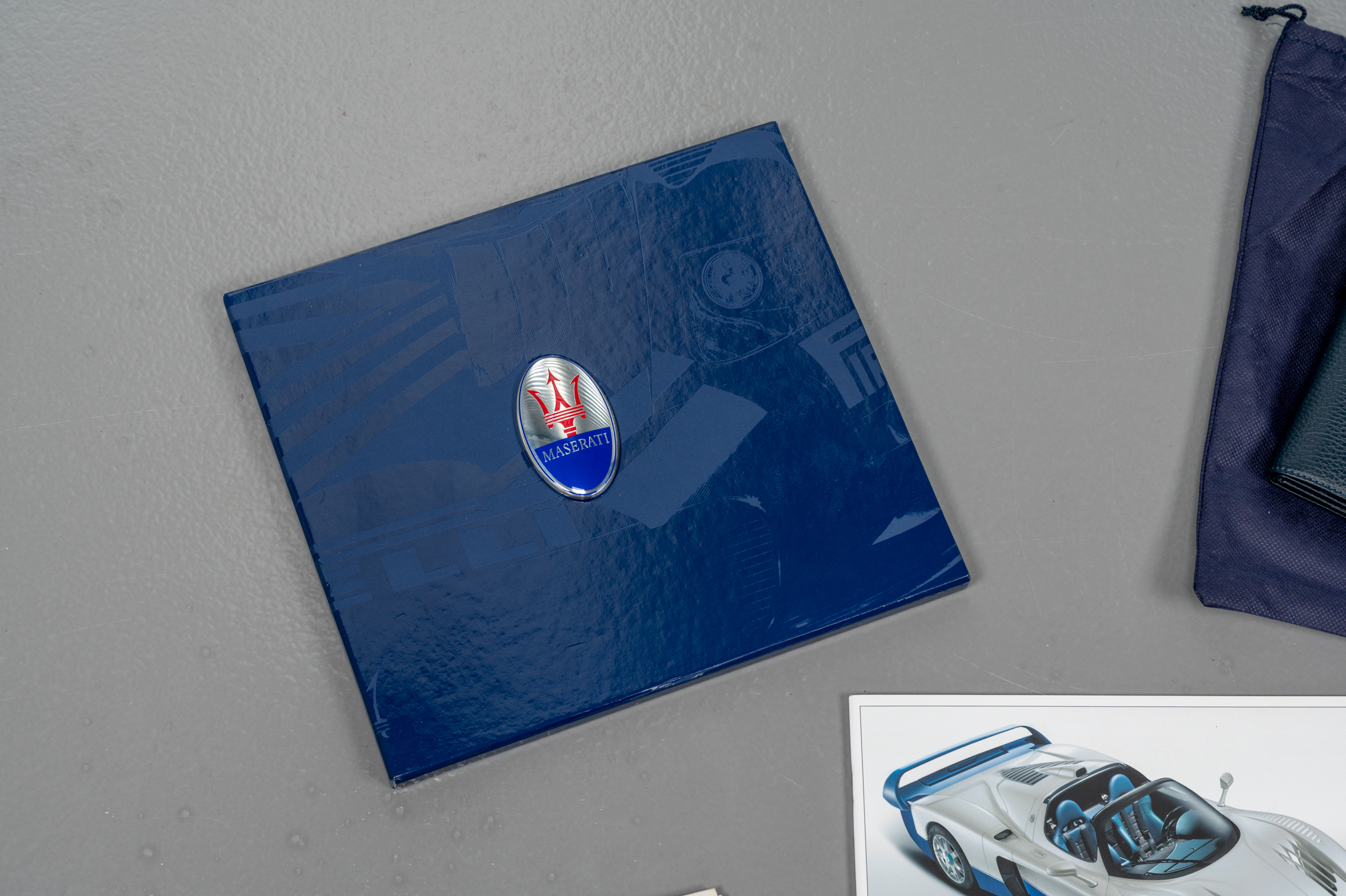 3MP-Max-Maserati-MC12-Book-Set-3