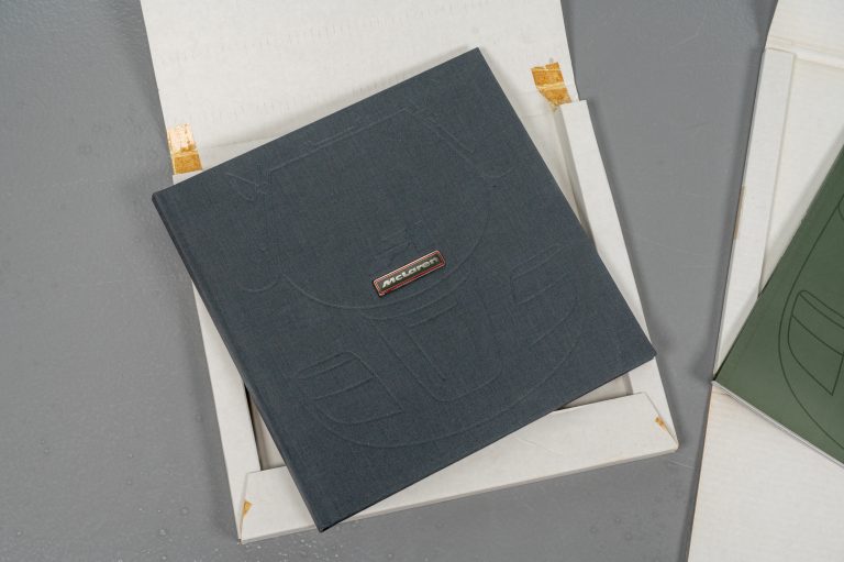 3MP-Max-McLaren-F1-Book-Set-4