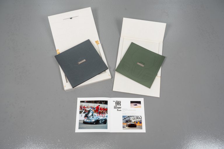 3MP-Max-McLaren-F1-Book-Set-9