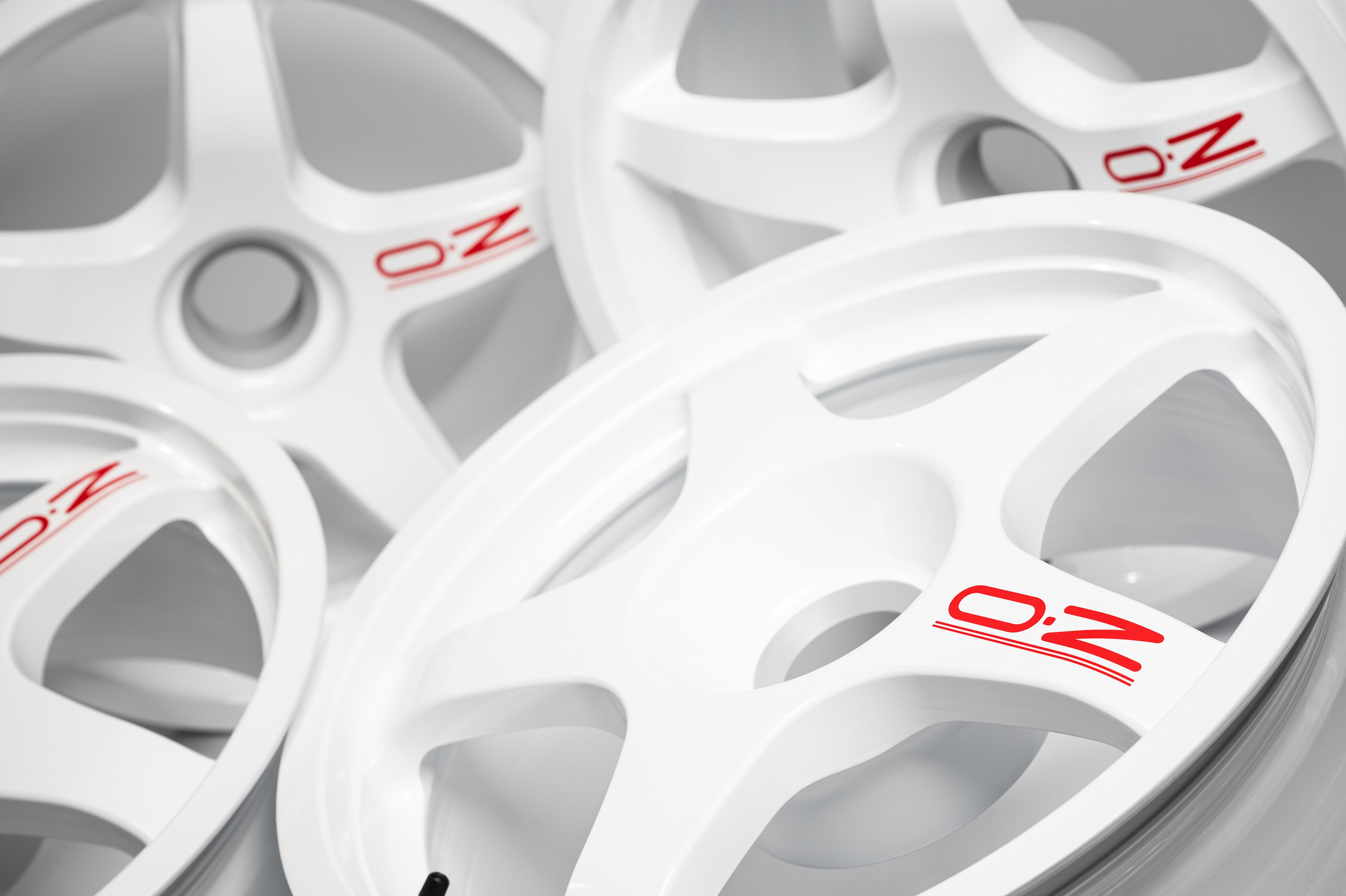 3MP-Max-White-OZ-Wheels-with-stickers-32