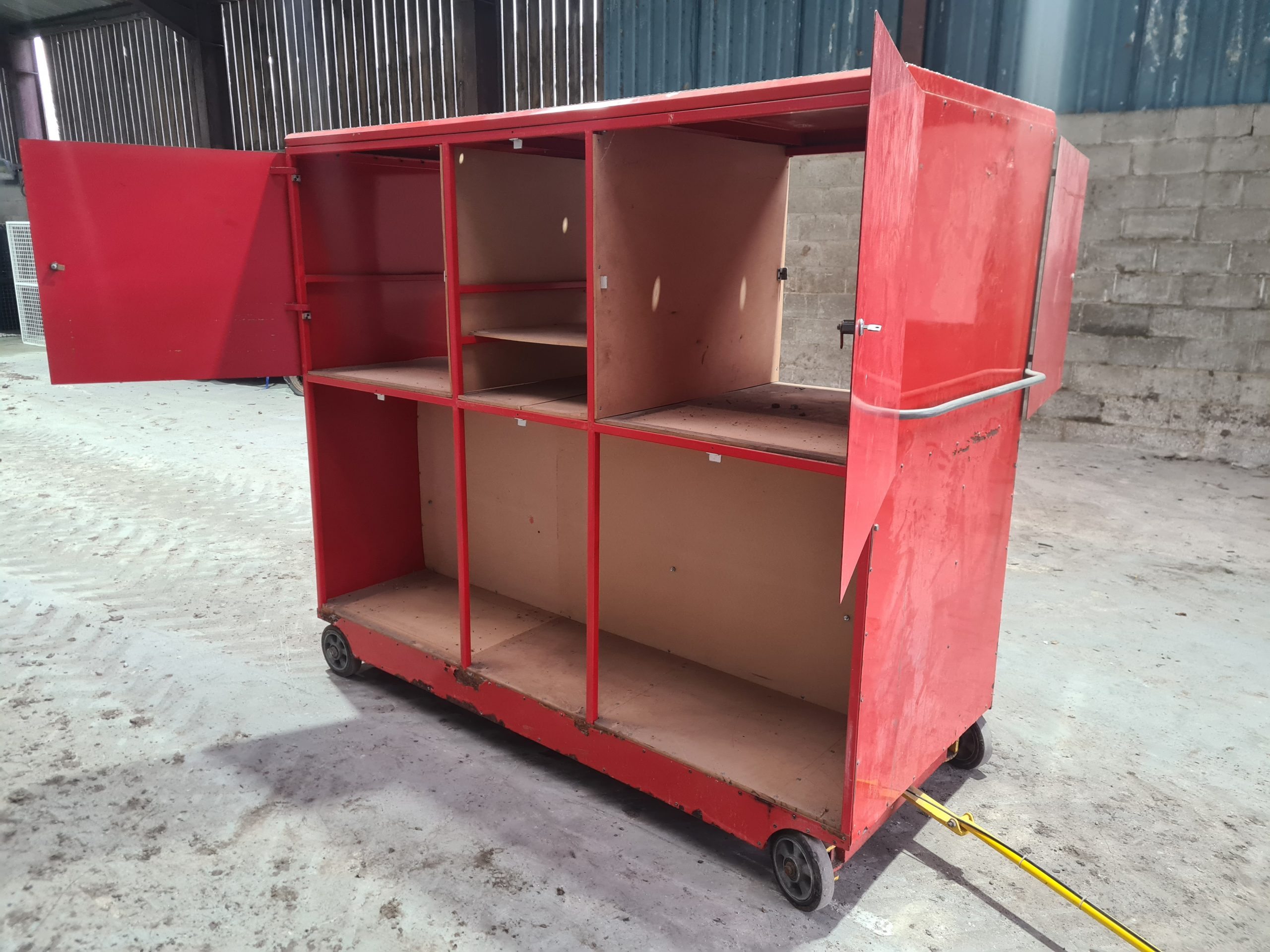 pitbox-front-open