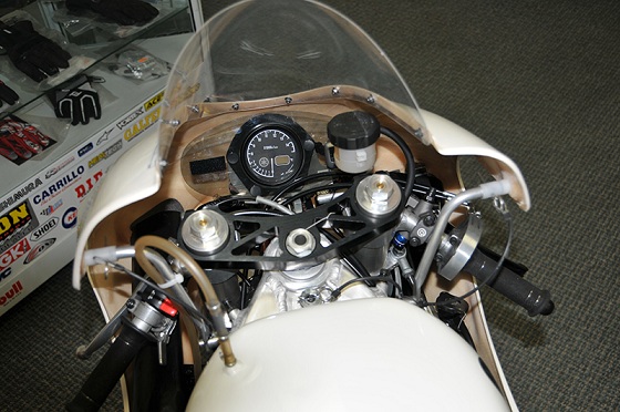 2009tz250_04_zps96d597f5