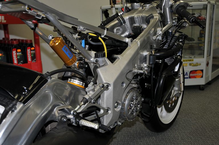 2009tz250_06_zps520c030a