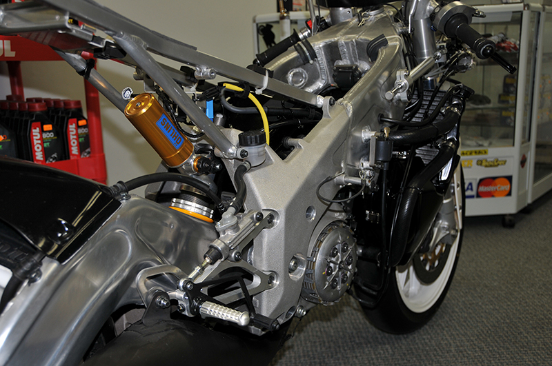 2009tz250_06_zps520c030a