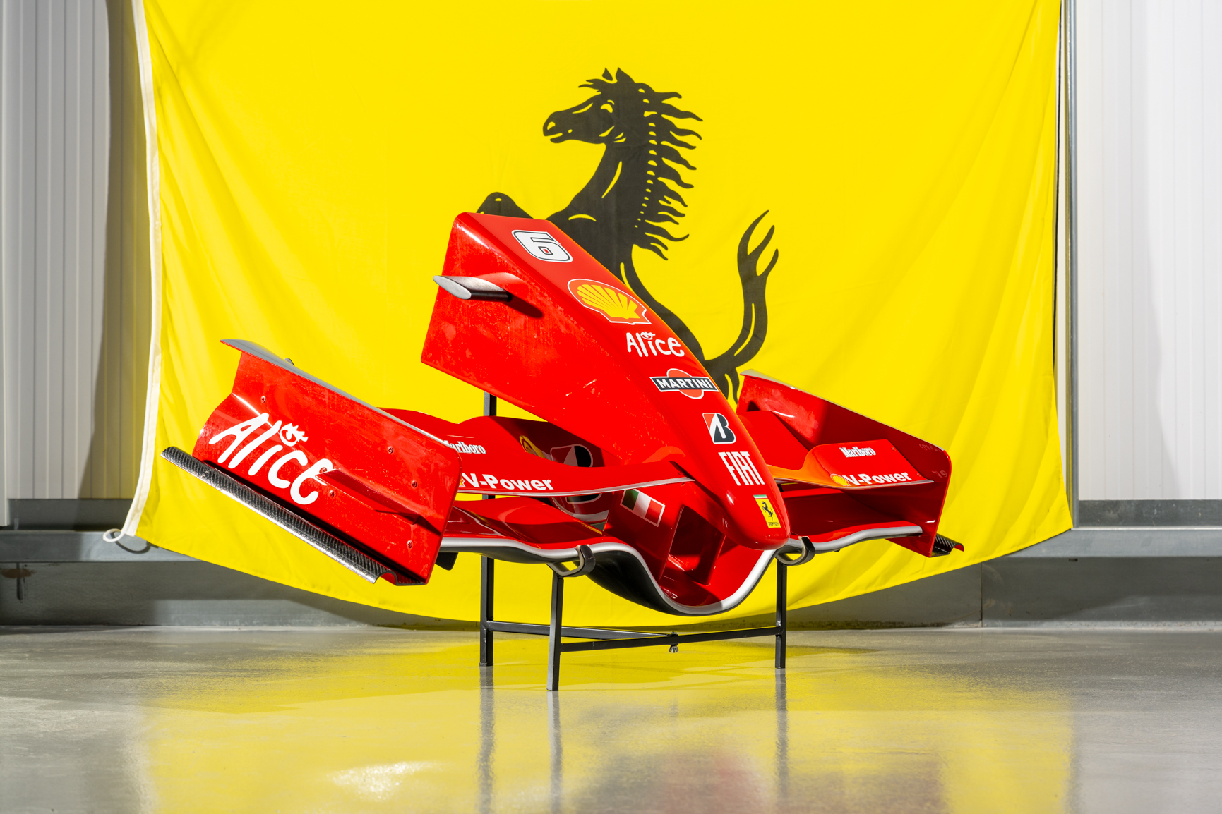 2MP-Ferrari-F1-Nose-Cone-and-Helmet-57