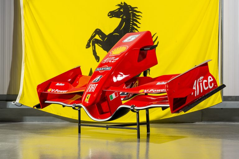 2MP-Ferrari-F1-Nose-Cone-and-Helmet-81