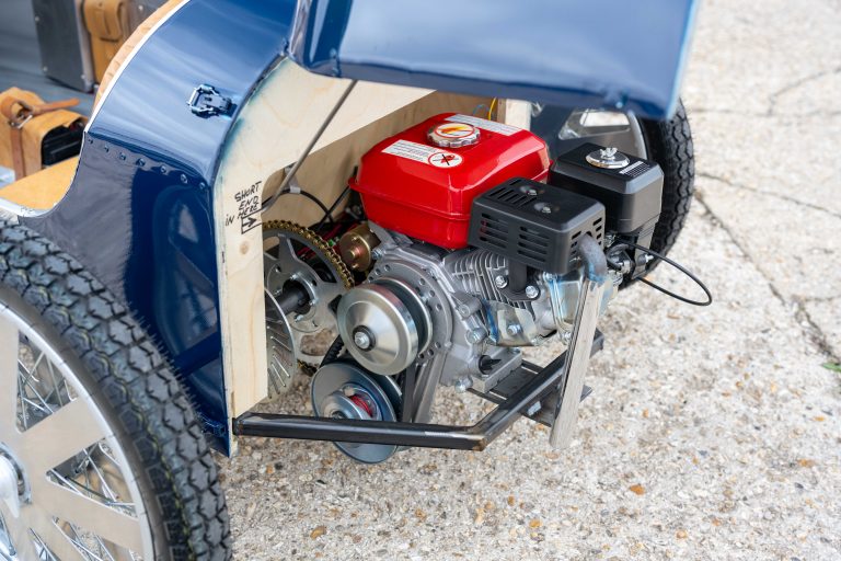 2MB-Bugatti-Kids-Car-74