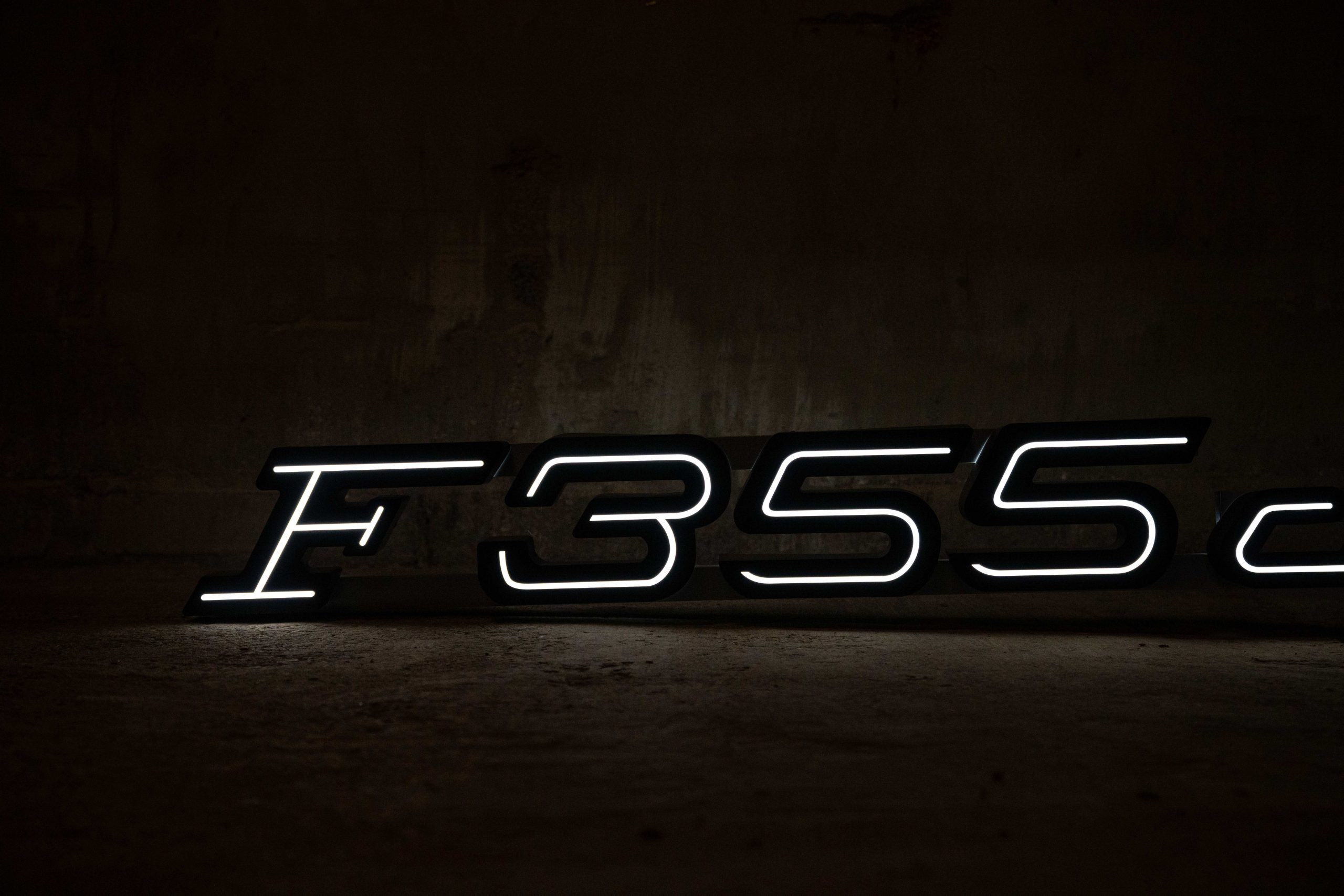2MB-Ferrari-355-Challenge-Light-Up-Sign-3