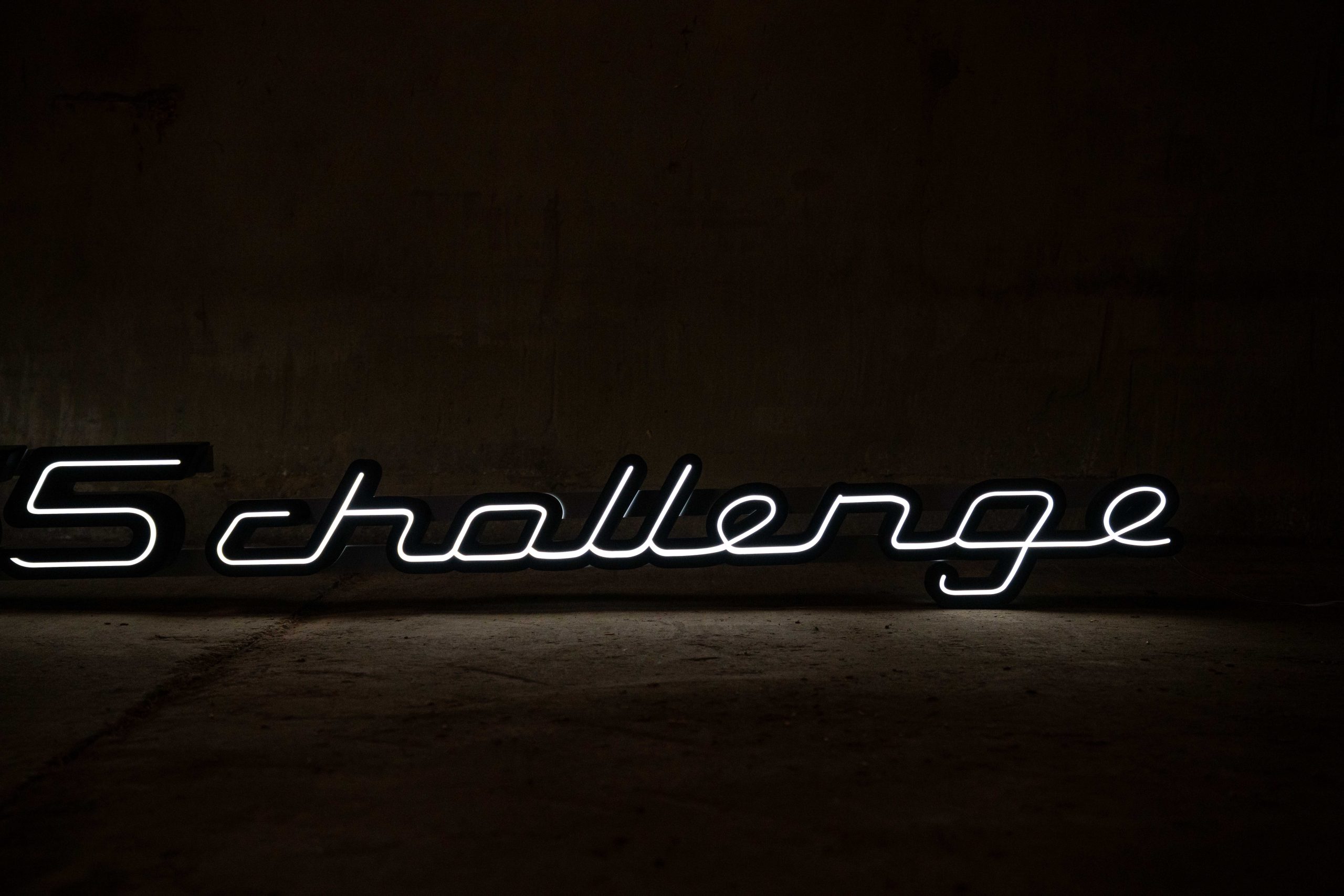 2MB-Ferrari-355-Challenge-Light-Up-Sign-4
