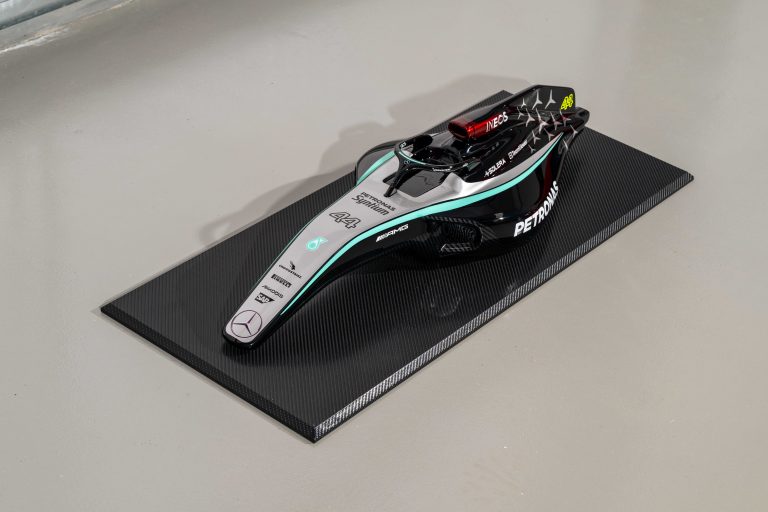 2MB-Mercedes-Hamilton-Body-Shell-Model-40