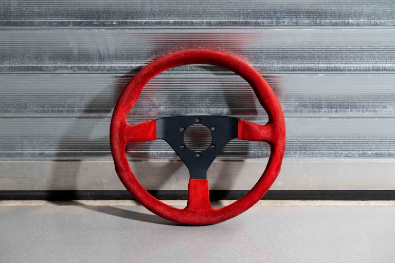 2MB-Red-Ferrari-Momo-Steering-Wheel-2