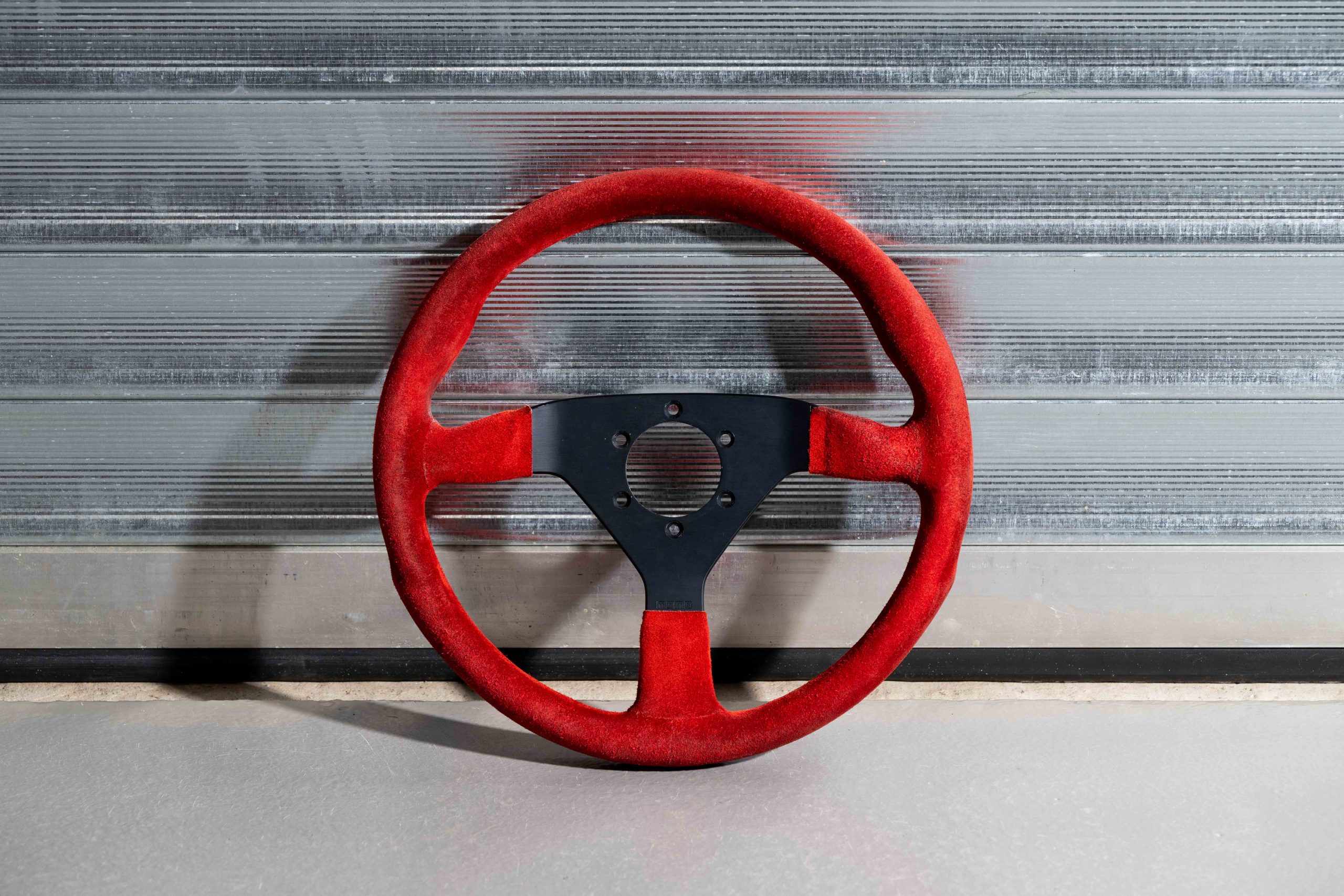 2MB-Red-Ferrari-Momo-Steering-Wheel-2