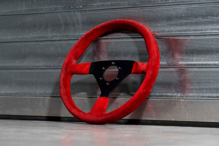 2MB-Red-Ferrari-Momo-Steering-Wheel-4