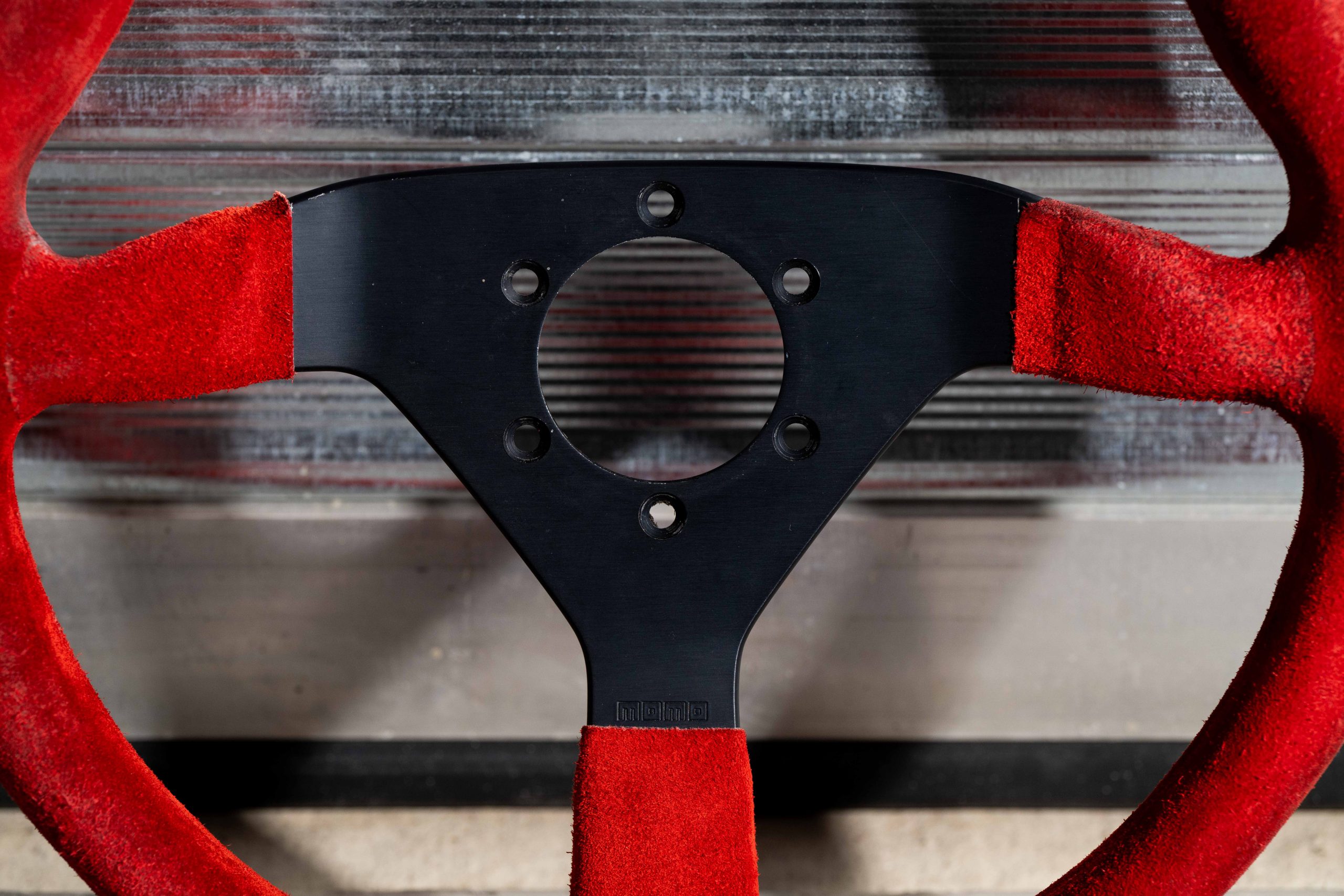 2MB-Red-Ferrari-Momo-Steering-Wheel-5