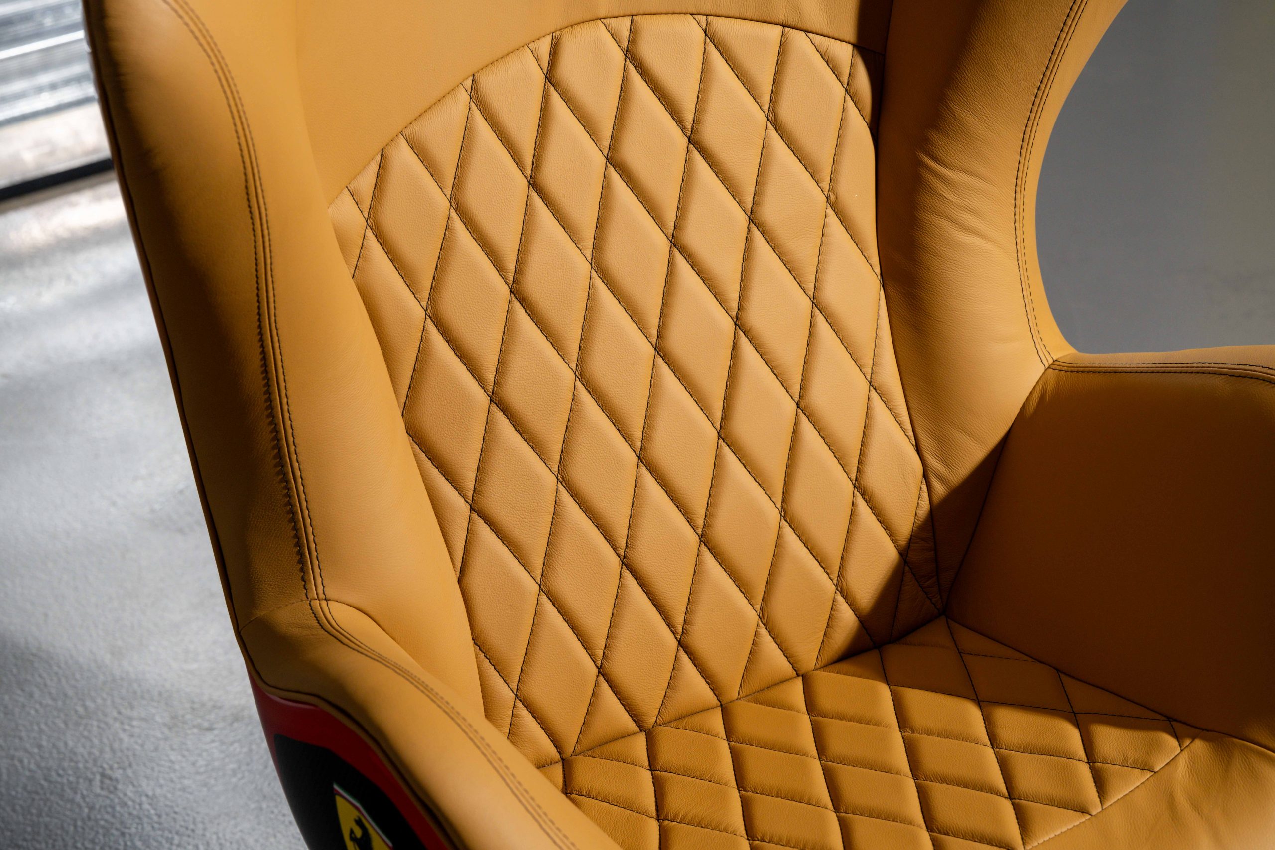 2MB-Ferrari-488-GTB-Egg-Chair-10