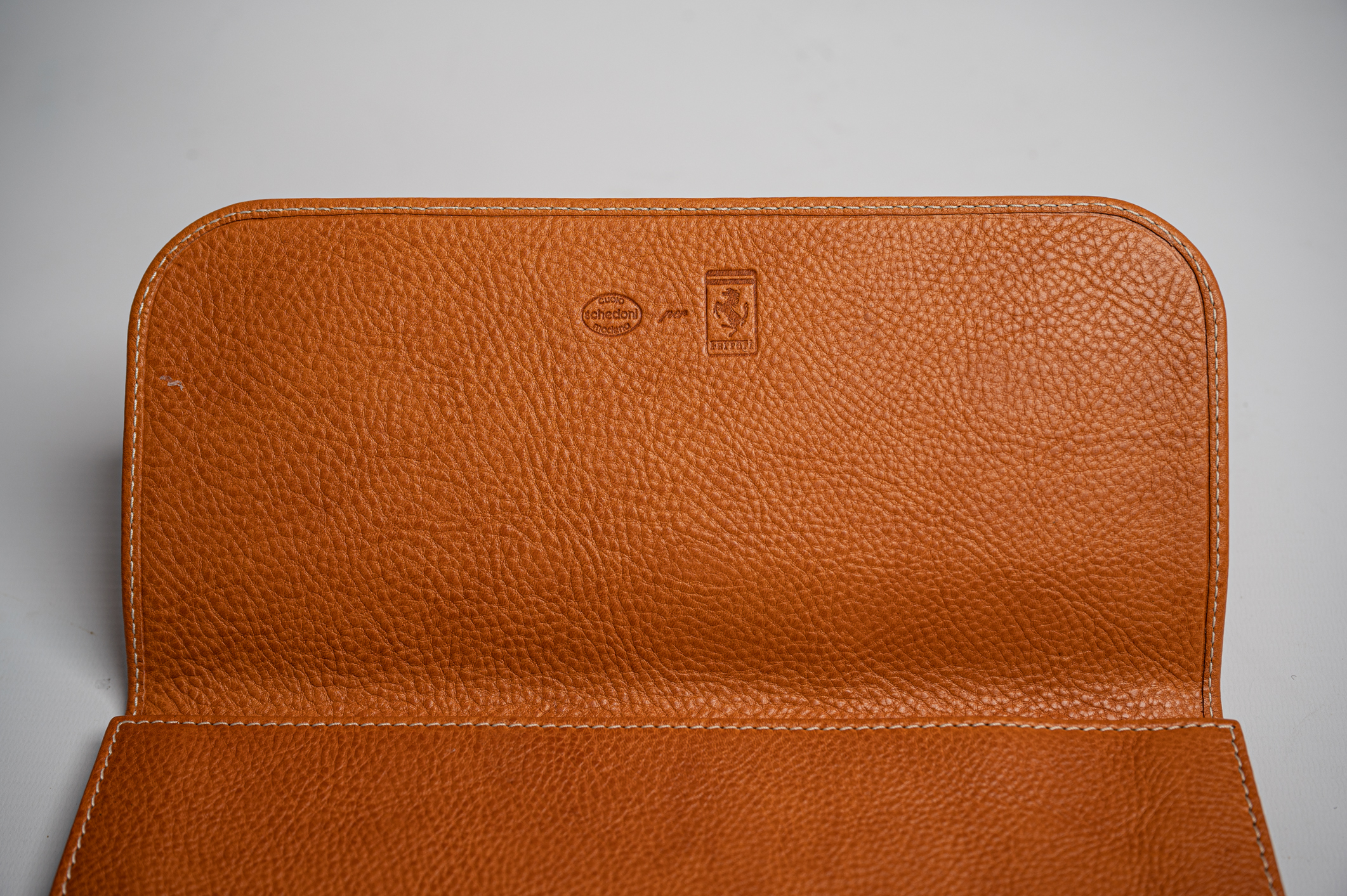 3MP-Max-F40Parts.co_.uk-Ferrari-F40-Leather-Wallet-2-3