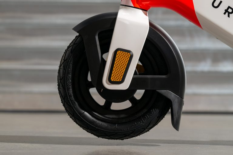 3MP-Max-Pure-X-McLaren-E-Scooter-11