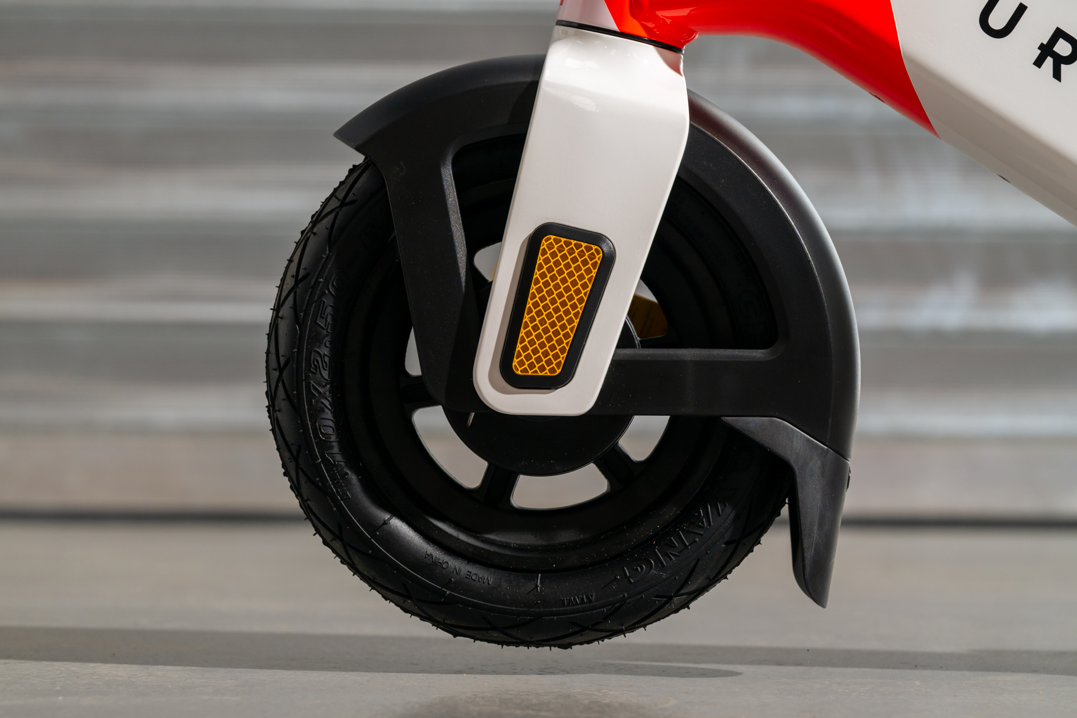 3MP-Max-Pure-X-McLaren-E-Scooter-11