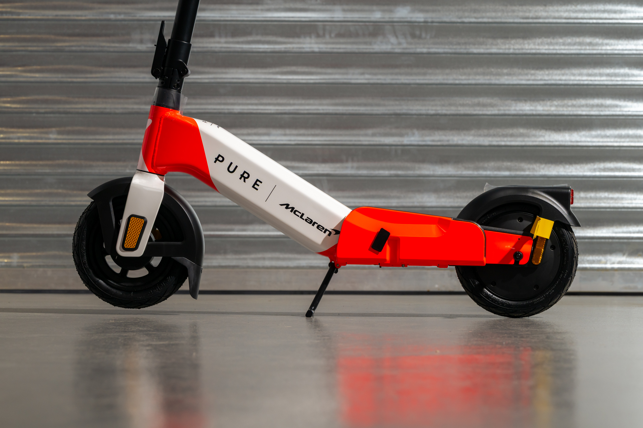 3MP-Max-Pure-X-McLaren-E-Scooter-4