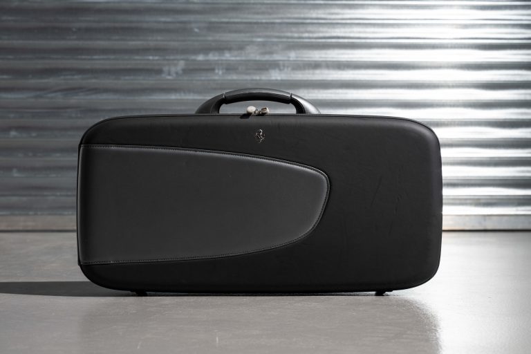 2MB-Ferrari-612-Luggage-Set-20
