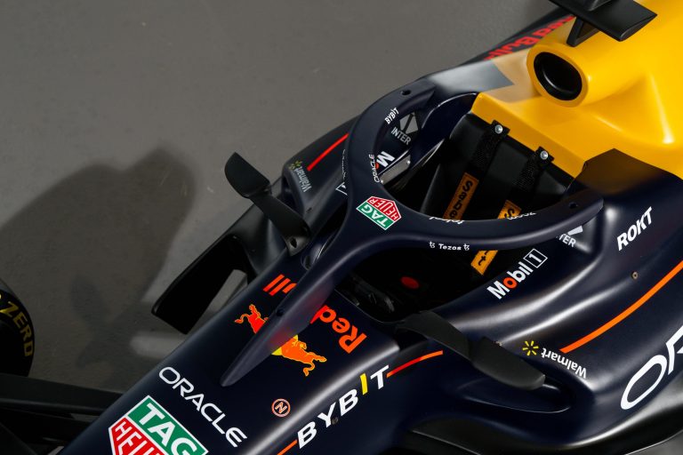 2MB-Half-size-2022-Red-Bull-Max-Verstappen-F1-car-24