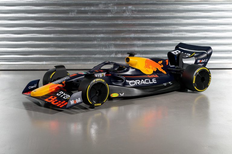 2MB-Half-size-2022-Red-Bull-Max-Verstappen-F1-car-7
