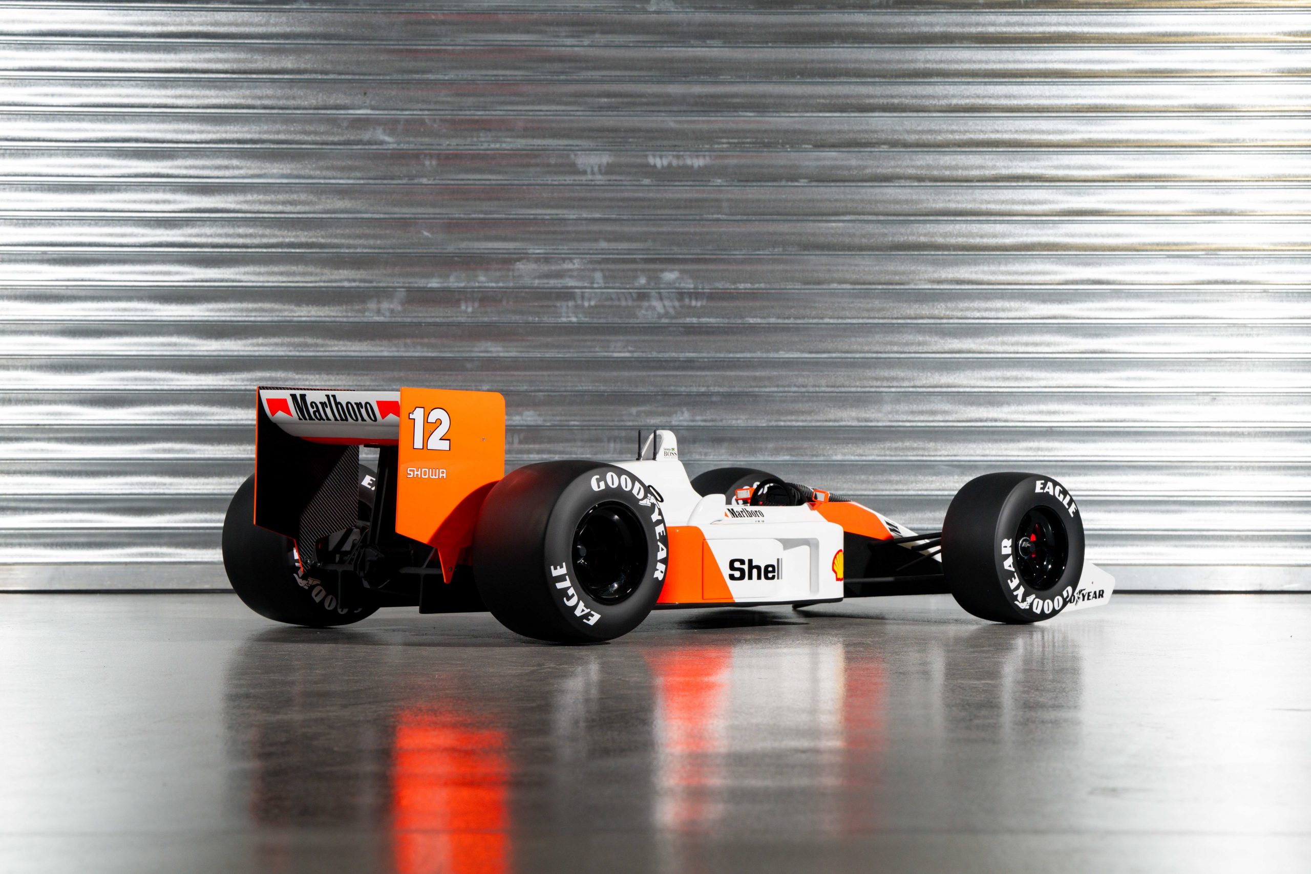 2MB-Half-size-McLaren-Honda-Senna-F1-Car-11