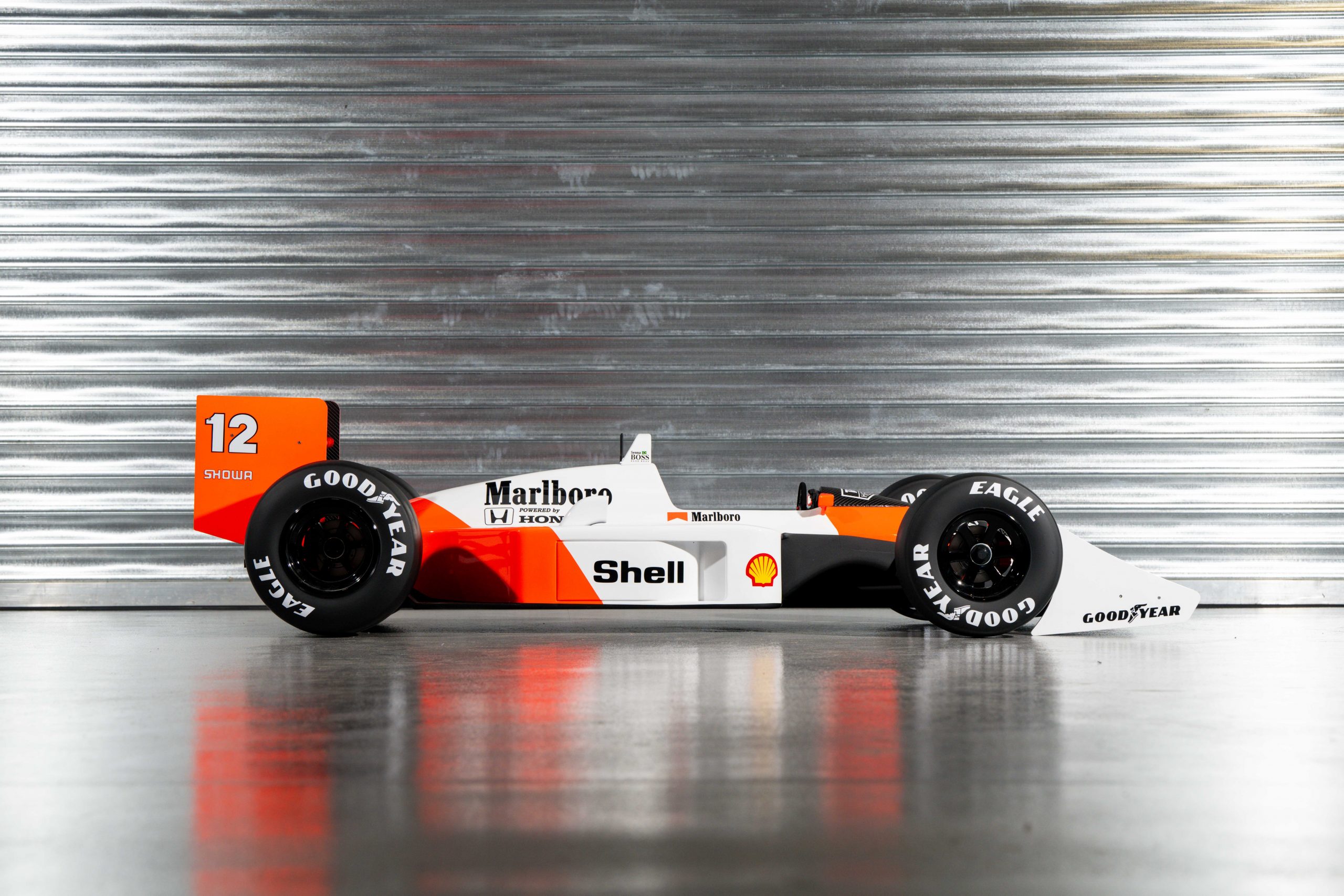 2MB-Half-size-McLaren-Honda-Senna-F1-Car-13