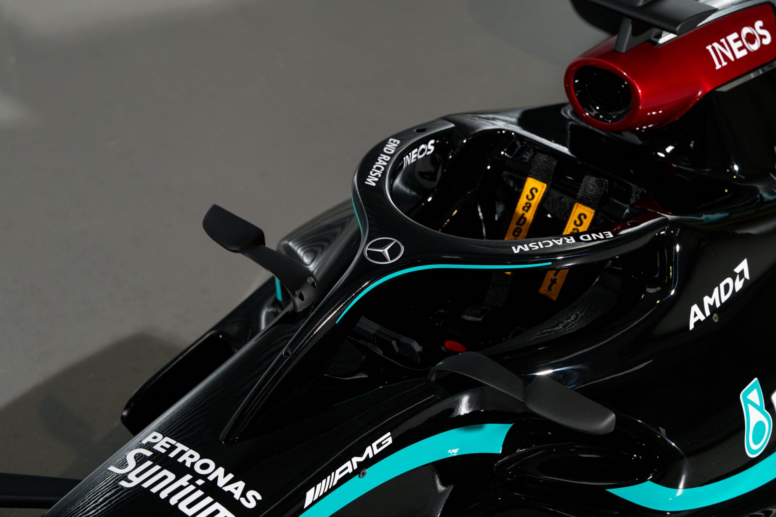 2MB-Half-size-Mercedes-AMG-Lewis-Hamilton-2020-W11-F1-car-22