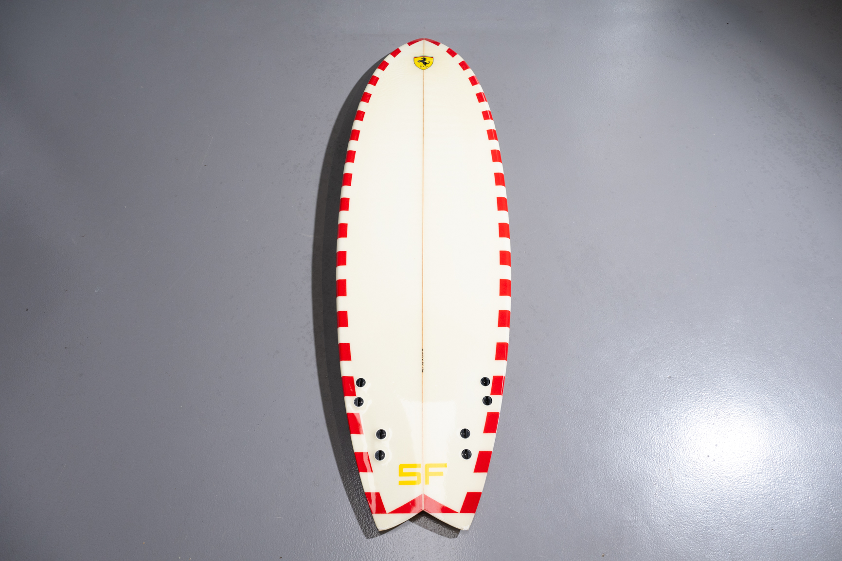 2MP-Scuderia-Ferrari-Surfboard-29