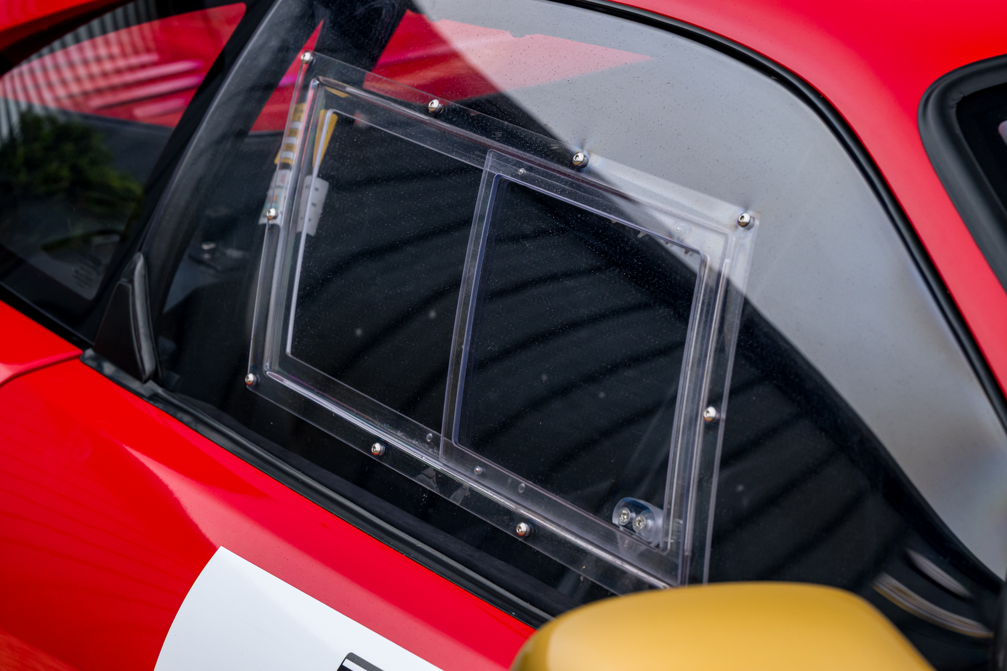 Mugello-Cars-Ferrari-355-Challange-Car-34