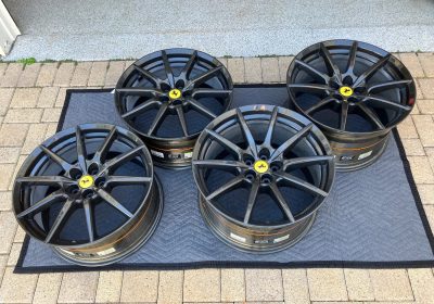 Ferrari SF90 OEM 20” Wheel Set in Carbon Fiber- Mint