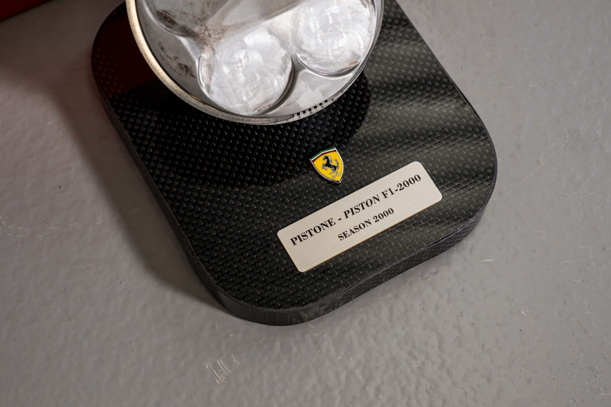 2MB-Ferrari-F1-2000-Piston-6