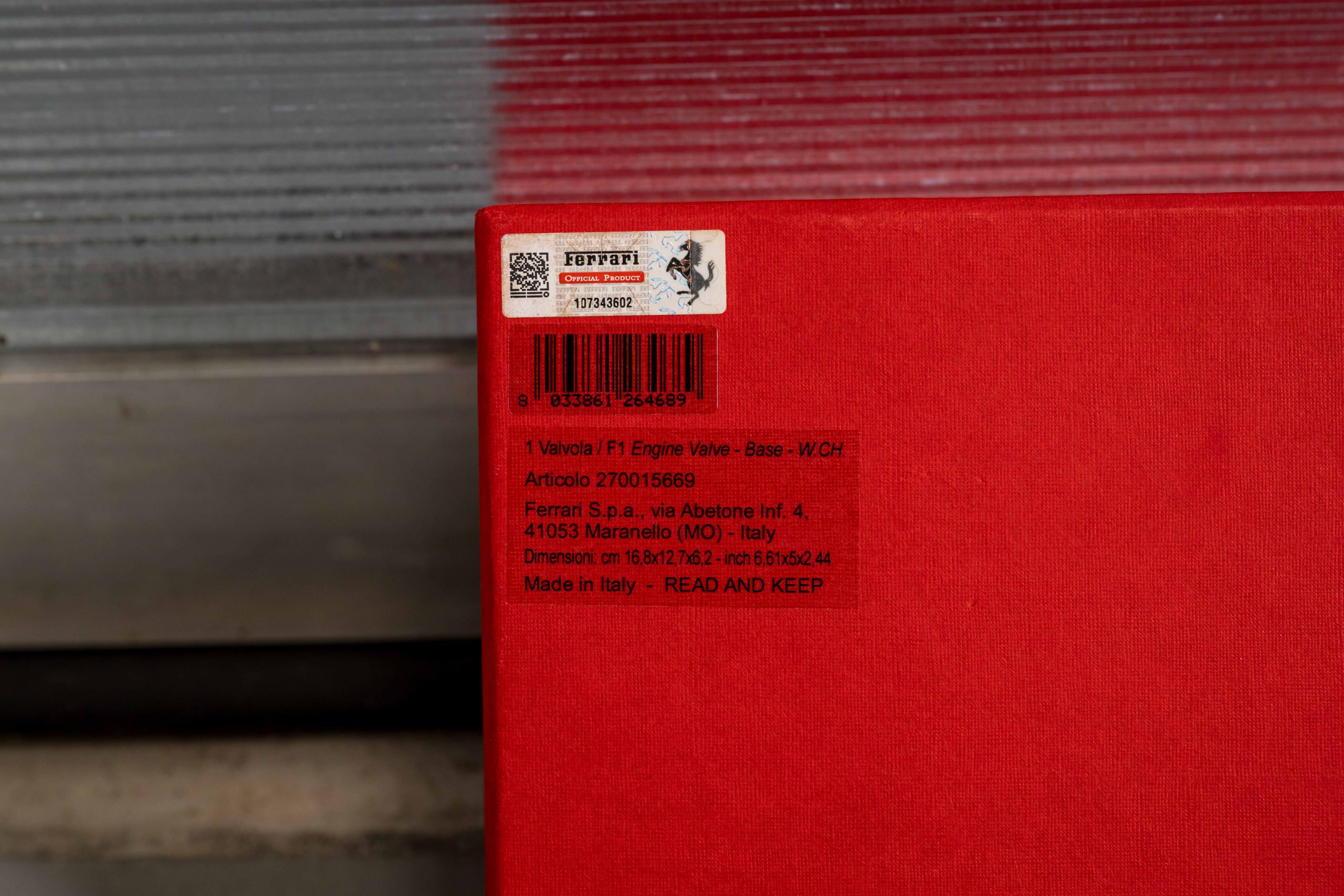 2MB-Ferrari-F2005-Valve-4