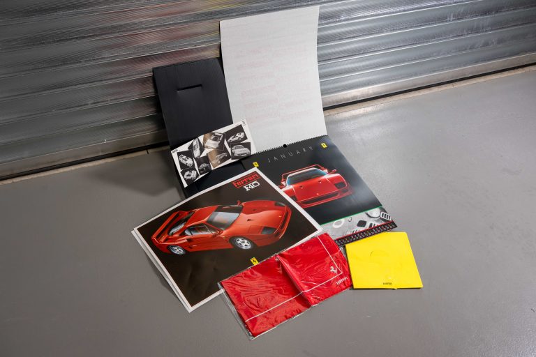 2MB-Ferrari-F40-1988-Calender-Set-4