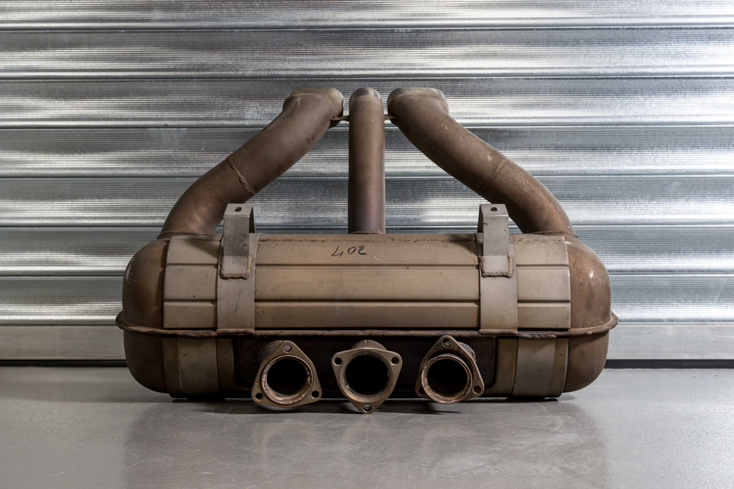 2MB-Ferrari-F40-Exhaust-21