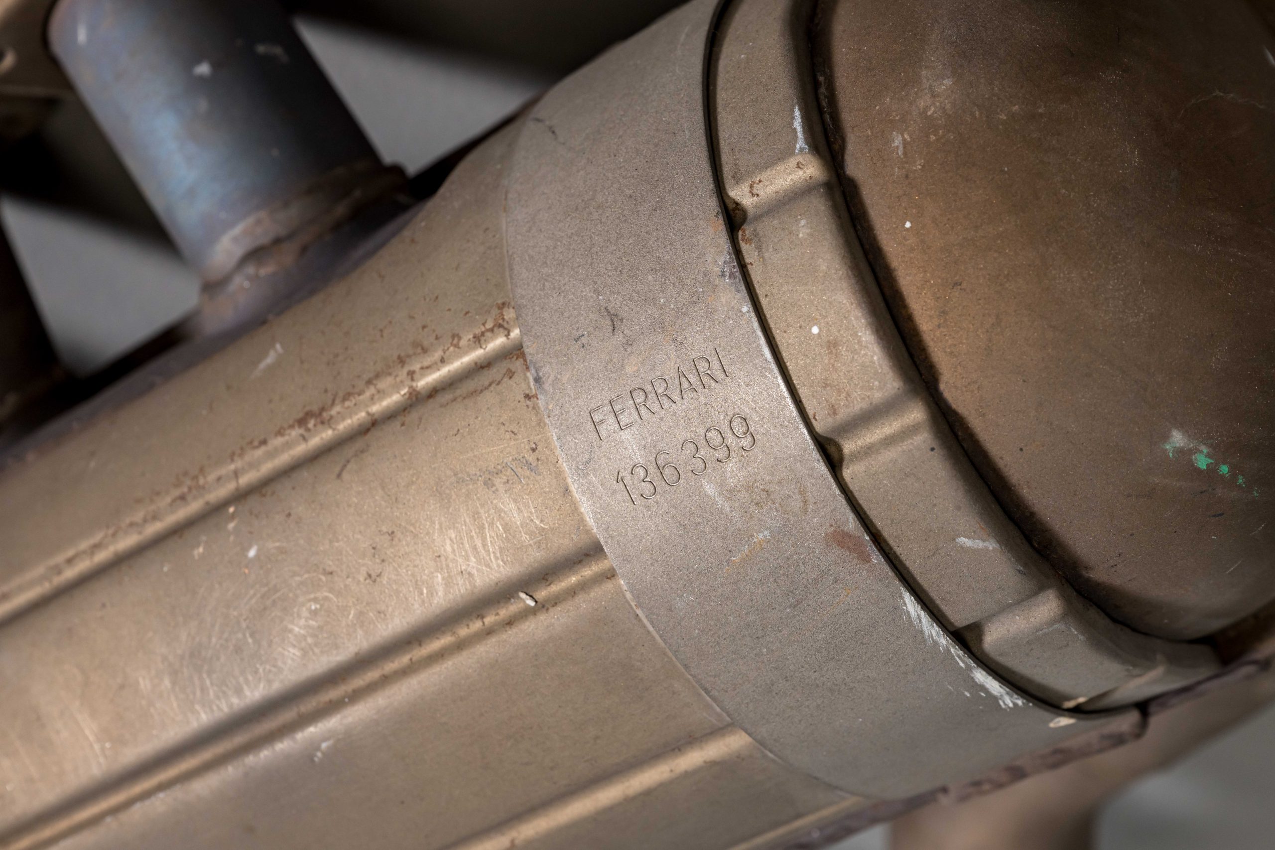 2MB-Ferrari-F40-Exhaust-25