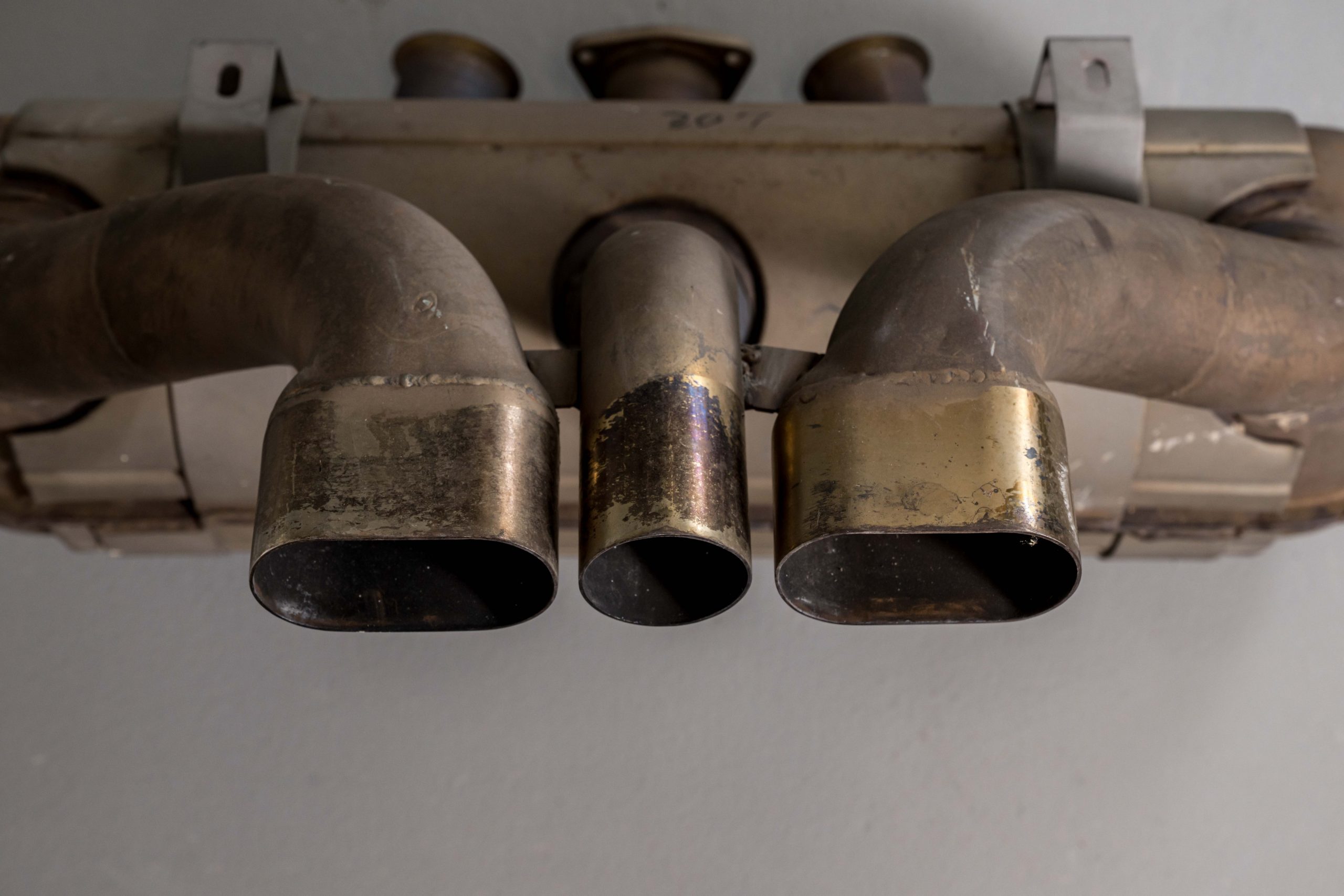 2MB-Ferrari-F40-Exhaust-7