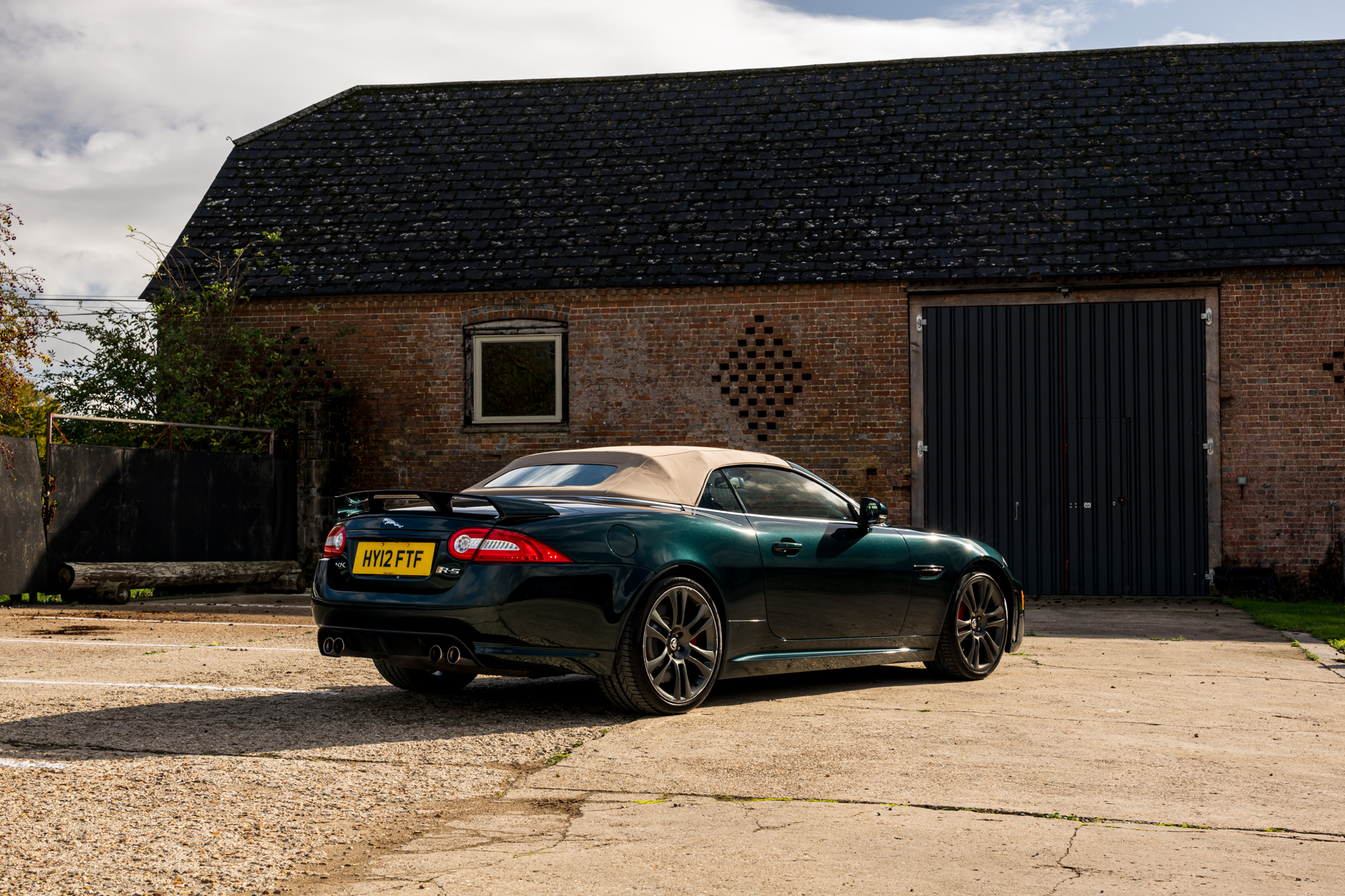 Jaguar-XK-RS-Cab-21